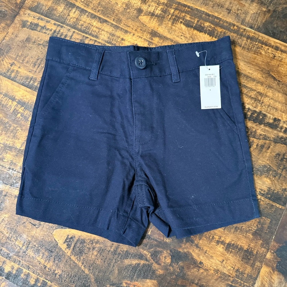 Boys Old Navy size 5 navy dress shorts